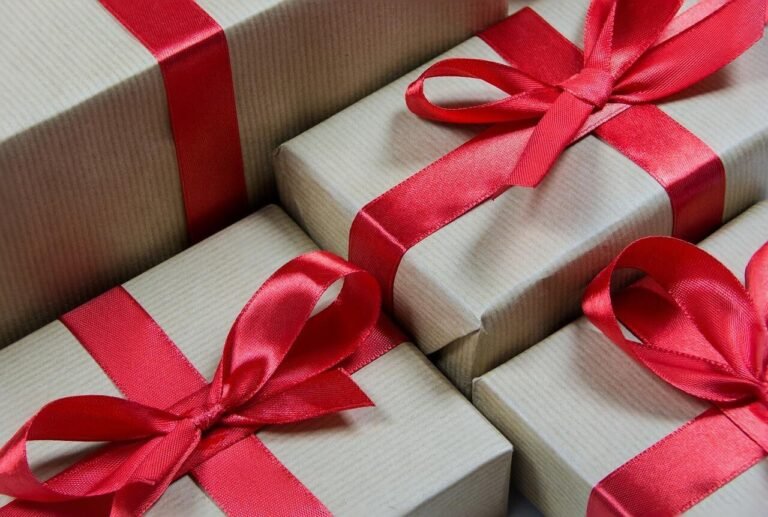 Inappropriate farewell gifts or summary dismissal: which is too far?
